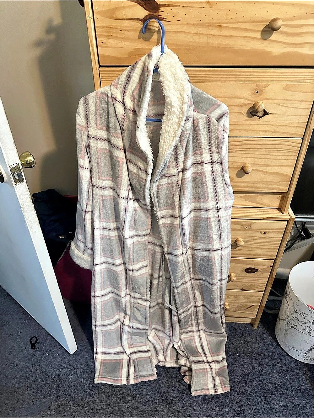 Jones New York Plaid Robe in Gray & Pink Like New